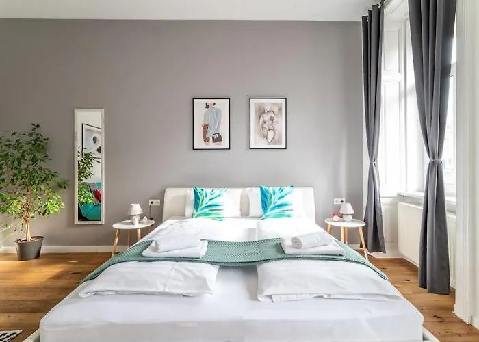 Apartament Cool 1br Near Metro & Center By Hm