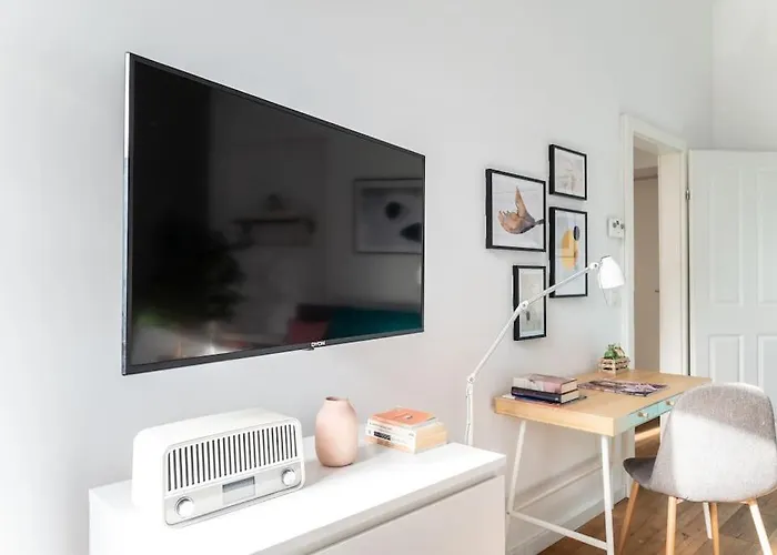Cool 1br Near Metro & Center By Hm