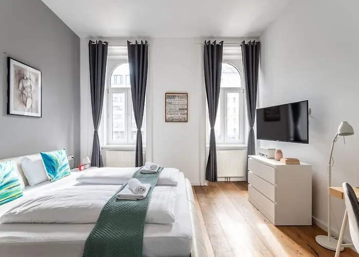 Cool 1br Near Metro & Center By Hm Apartament *